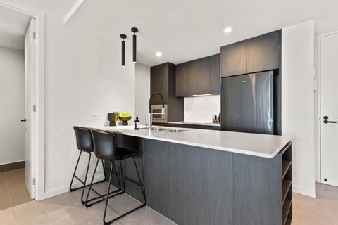 Riverfront 2-Bed With Pool, Sauna, Gym & Views - Taree Accommodation 3