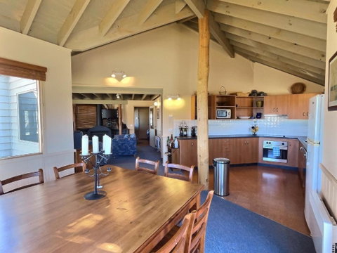 Red Robin - Taree Accommodation 3