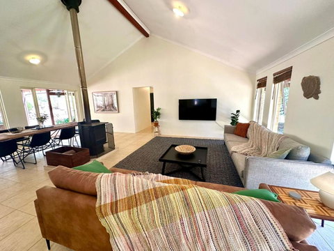 Redtail House - Carlotta - Taree Accommodation 0