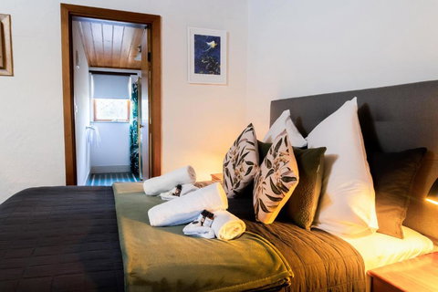 Reillys Wines Heritage Cottages - Taree Accommodation 3