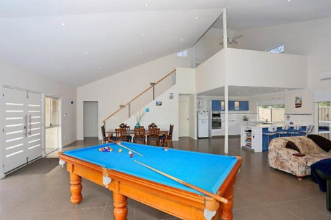 Relax At Falcon By The Bay - Taree Accommodation 1