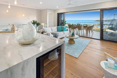 Relax & Daydream At 2 Elementa - Taree Accommodation 3