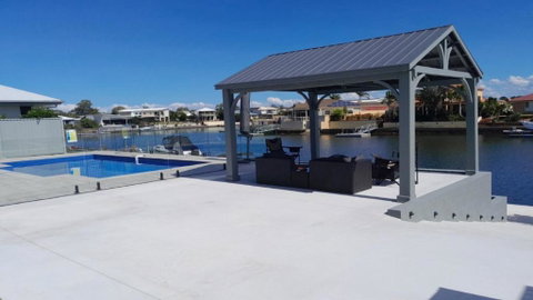 Relax Poolside By The Canal - Taree Accommodation 1