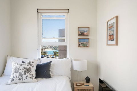 Relaxed Coogee Coastal Living With Ocean Views - Taree Accommodation 0
