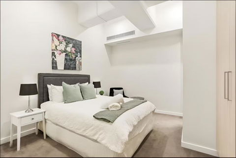 Renovated Warehouse Conversion In Heart Of Sydney - Taree Accommodation 3