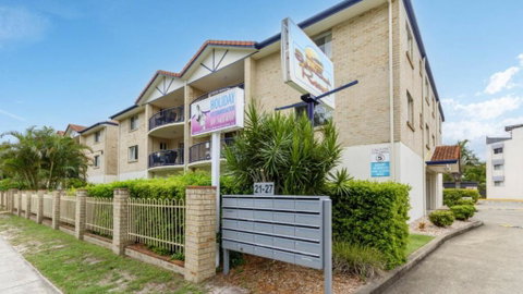 Resort Style Unit Across From The Water - Taree Accommodation 1