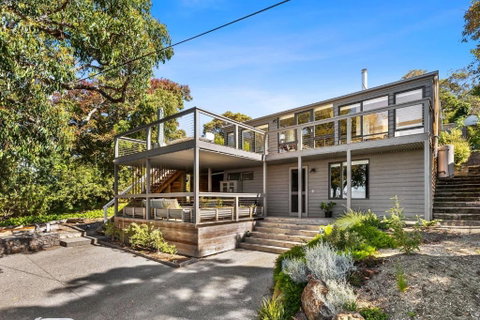 Retro Beach Vibes - Taree Accommodation 2