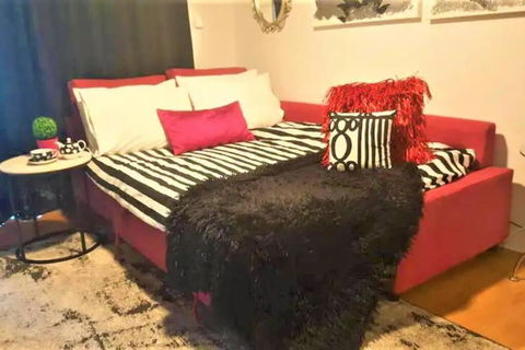 Retro Chic Vibes, Tropical Pool & Prime Location - Taree Accommodation 1
