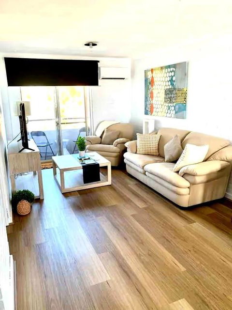 Right In Fremantle - Taree Accommodation 0