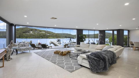 Riptides Booker Bay -Waterfront Apartment, Walk To Shops & Cafes - Taree Accommodation 0