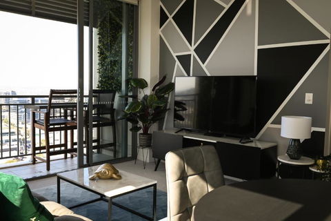River View Apartment In Brisbane With Parking - Taree Accommodation 2