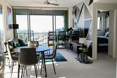 River View Apartment In Brisbane With Parking - Taree Accommodation 1