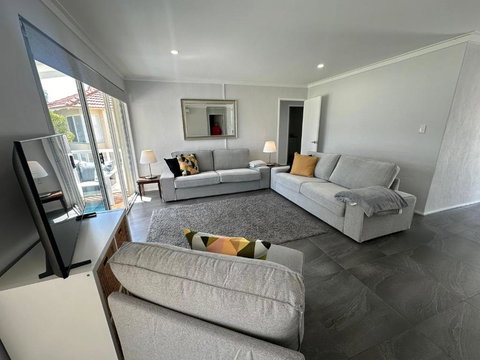 Riverview - South Yunderup - Taree Accommodation 3