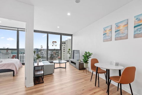 RiverViews 1BR 1BA Skytower Apt With Pool, Gym, Sauna - Taree Accommodation 0