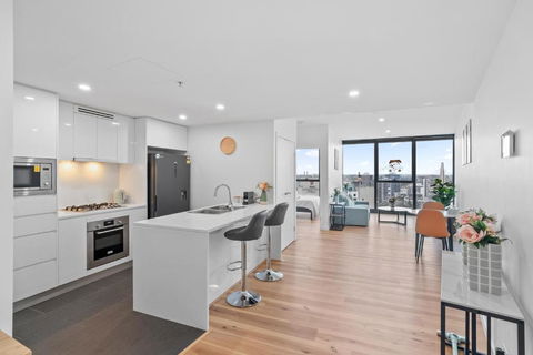 RiverViews 1BR 1BA Skytower Apt With Pool, Gym, Sauna - Taree Accommodation 1