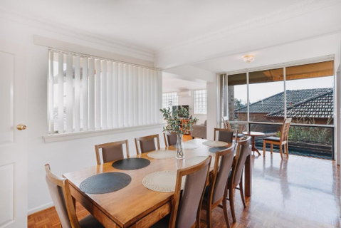 Restful Canberra Retreat In Spacious Terrace Home - Taree Accommodation 1