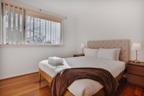 Restful Canberra Retreat In Spacious Terrace Home - Taree Accommodation 3