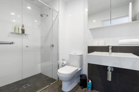 Roomy 2BR 2BA City-Centre Apt - Taree Accommodation 3