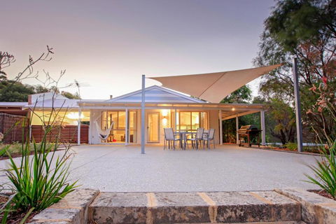 Salt Life - Taree Accommodation 0