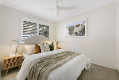 Riviera Road Miami - 4BRM Dual Villa - Taree Accommodation 1