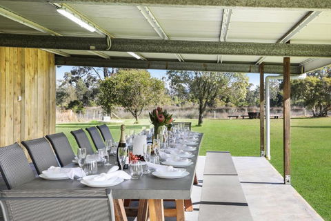 Roads End With Games Barn Ponies Alfresco Dining - Taree Accommodation 2