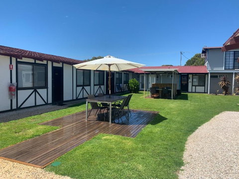 Robe Nampara Cottages - Taree Accommodation 0