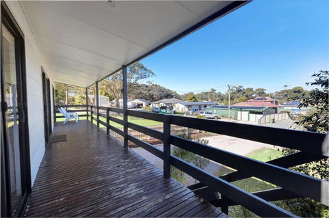 Robin Wood - Taree Accommodation 1