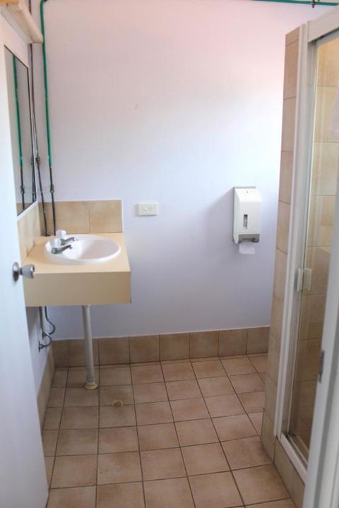 Rocky Glen Hotel Motel Gladstone - Taree Accommodation 2