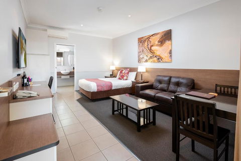 Roma Inland Motor Inn - Taree Accommodation 1