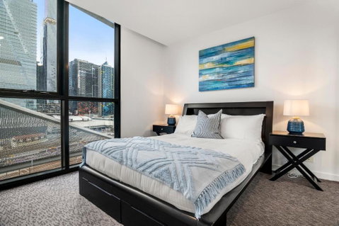 Rooftop Pool 2BR Apartment At Marvel Stadium With Free Parking - Taree Accommodation 3