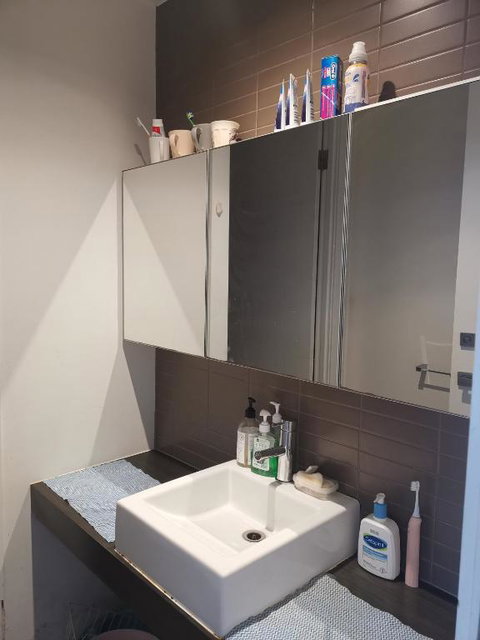 Room With King-size Bed Close To Melbourne CBD & Southern Cross Station - Taree Accommodation 2