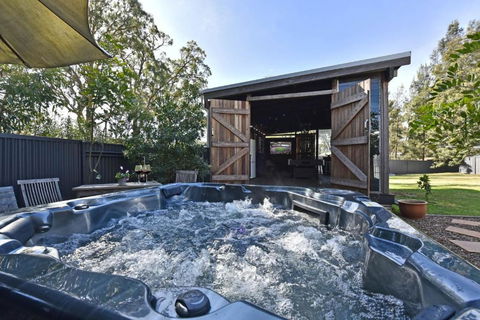 Rose Cottage Studio Romantic Or Solo Getaway. Spa, Games Room - Taree Accommodation 0