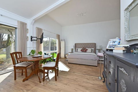 Rose Cottage Studio Romantic Or Solo Getaway. Spa, Games Room - Taree Accommodation 1