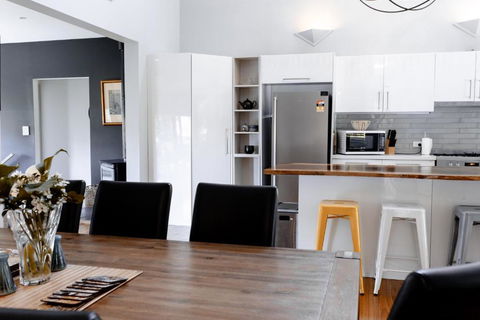Rosella - Taree Accommodation 2