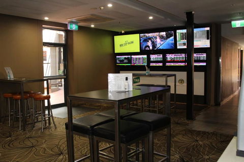 Royal Hotel Orange - Taree Accommodation 2