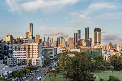 Russell St. Retreat Near Brisbane Convention Centre - Taree Accommodation 1