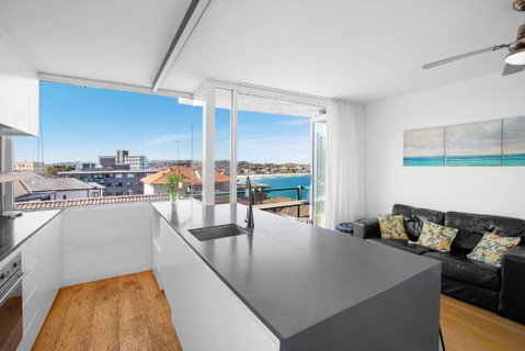 S16S - Bondi Vistas - Taree Accommodation 0