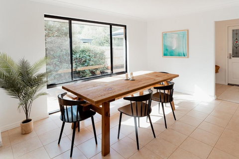 Salhus - Sleep In King Beds & Easy Walk To Town - Taree Accommodation 2