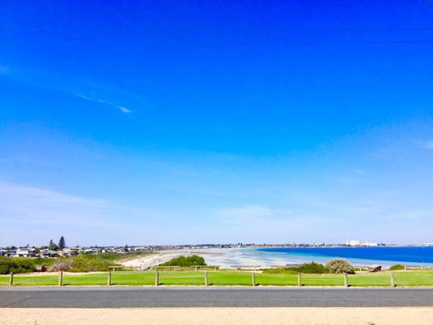 SALT @ North Beach WALLAROO (absolute Beachfront) - Taree Accommodation 0