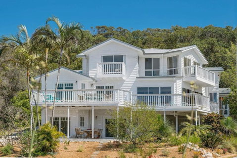 Salt Spray - Taree Accommodation 0