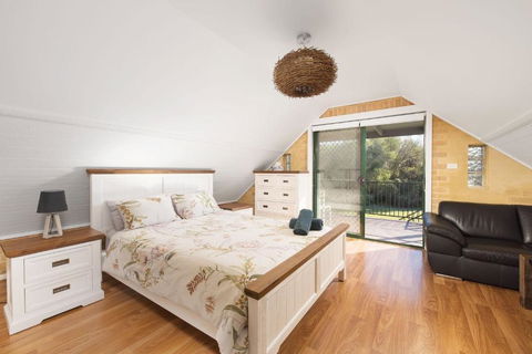 Salt Wood Cabin Style Retreat - Taree Accommodation 2