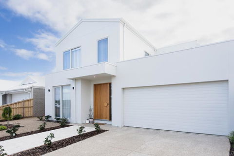 Saltwater Lux, 4 Bdrm, 3 Bath, Golf, Weddings, Beaches, Adventure Park - Taree Accommodation 0