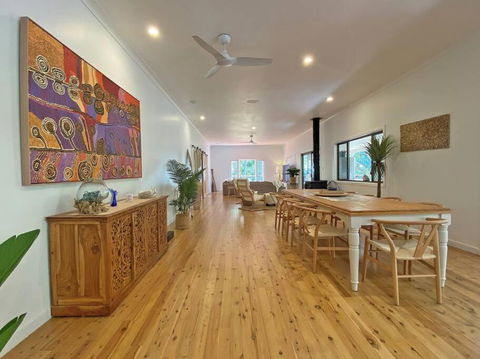 Salty Beach - Taree Accommodation 2