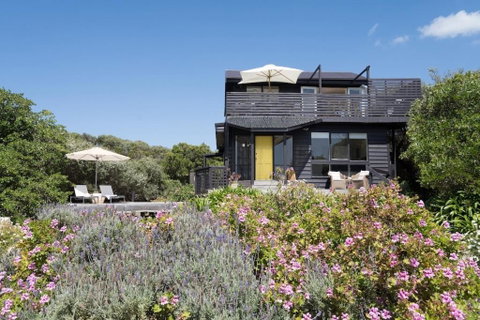Salty Breeze - Taree Accommodation 0