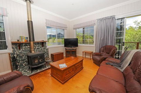 Samford Lakes - Taree Accommodation 2