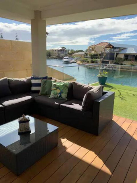 Sandpiper Island Tranquil Waterfront Views & Jetty - Taree Accommodation 2