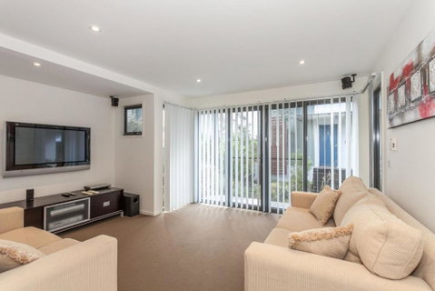 Sandy Beach One - Taree Accommodation 2