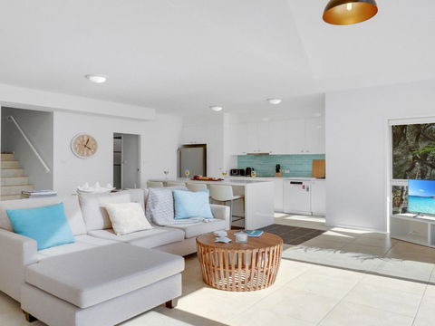 Sandy Cove - Taree Accommodation 2