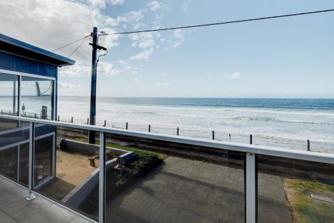 Sandy Cove - Taree Accommodation 2