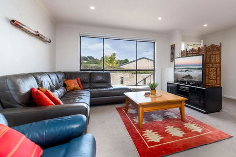 Spacious And Restful Holiday Home With Backyard - Taree Accommodation 1